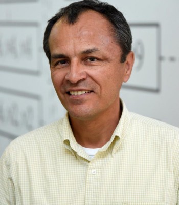 Carlos Estrada 1 Carlos Estrada 1